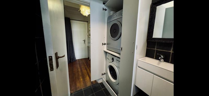 1 Bedroom Property for Sale in Sea Point Western Cape